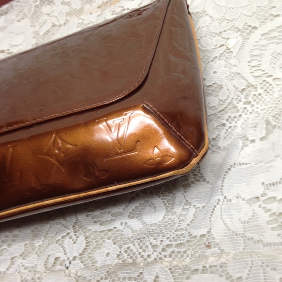 Louis Vuitton Bronze Vernis Shoulder-Crossbody - Picture 11 of 15